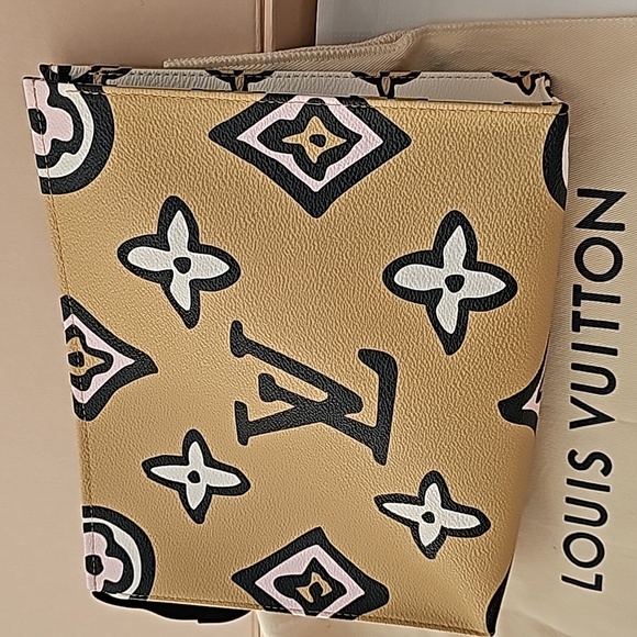 Louis Vuitton Wild At Heart Arizona Tan Monogram Canvas Toiletry Pouch 26 XL Bag - Picture 14 of 17